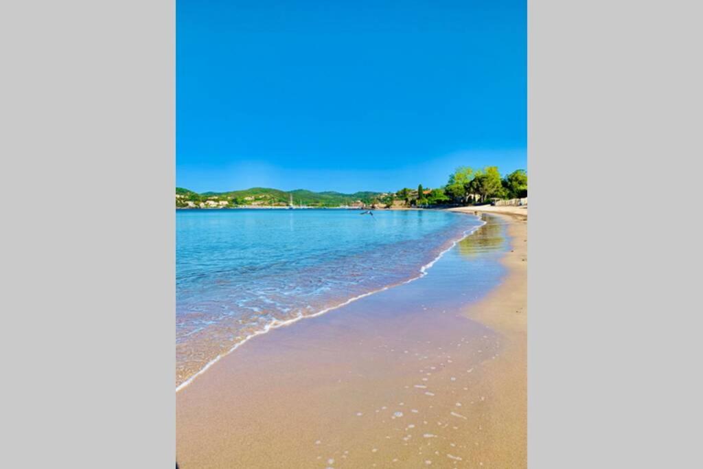 Superbe 4 Couchages Avec Terrasse - Clim - 50M De La Mer Saint-Raphael  Bagian luar foto
