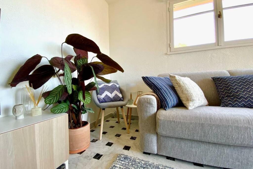 Superbe 4 Couchages Avec Terrasse - Clim - 50M De La Mer Saint-Raphael  Bagian luar foto