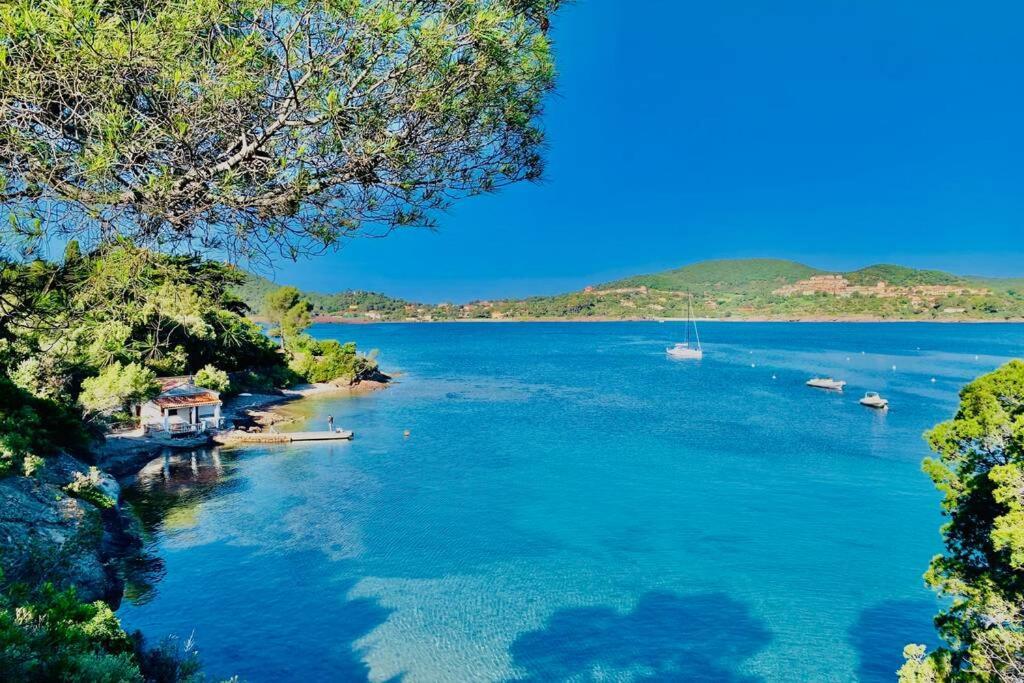 Superbe 4 Couchages Avec Terrasse - Clim - 50M De La Mer Saint-Raphael  Bagian luar foto